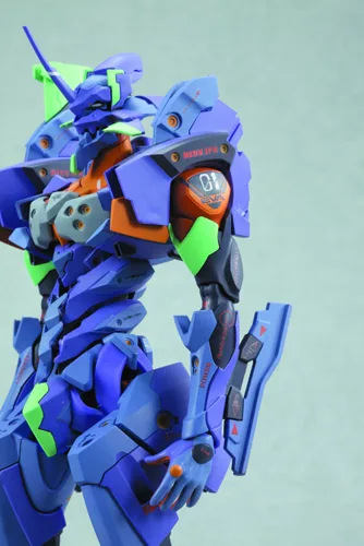 スーパーエヴァンゲリオンを斜めから見た公式立体物画像