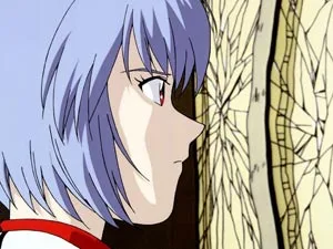 第拾四話ゼーレ魂の座で複数の綾波レイの像と向き合うレイの公式場面画像