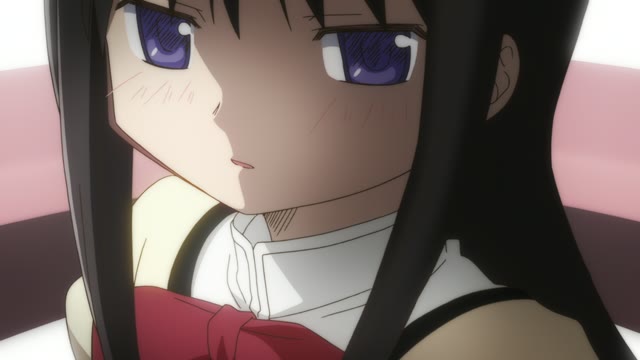 鹿目まどかに抱きかかえられる暁美ほむら